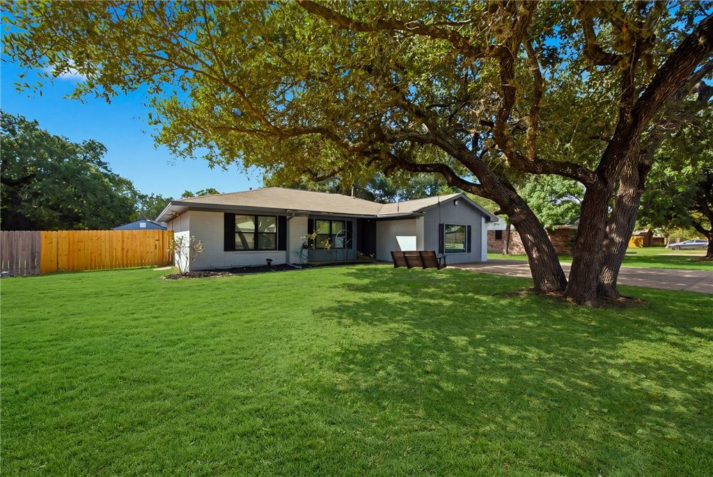 1302 Hawk Tree Drive, College Station, TX 77845 — photo 2