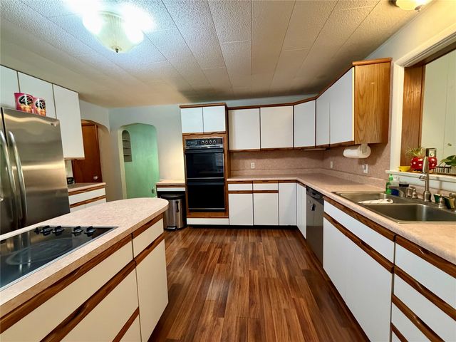 515 ANDREWS PARK Boulevard, Erie, PA 16511