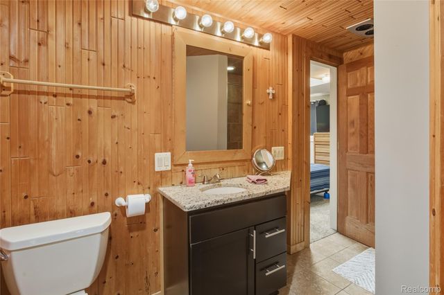 703 Parkdale Road, Rochester, MI 48307