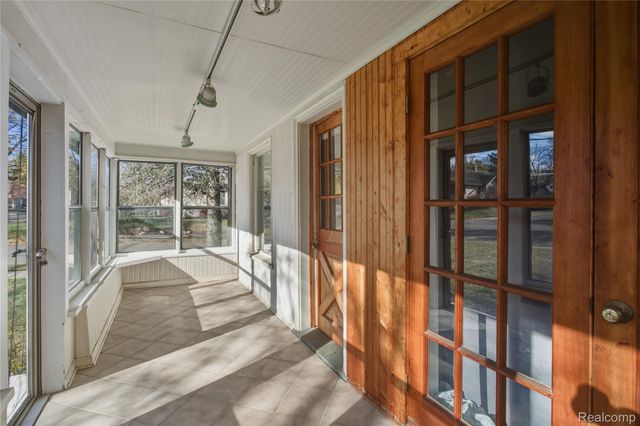 703 Parkdale Road, Rochester, MI 48307