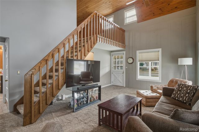 703 Parkdale Road, Rochester, MI 48307