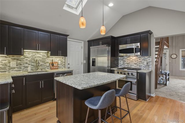 703 Parkdale Road, Rochester, MI 48307