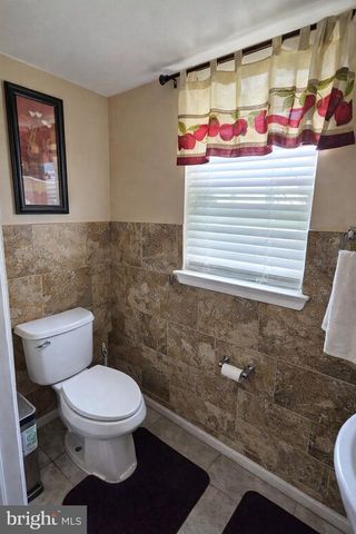 12 DURHAM DR, Columbus, NJ 08022