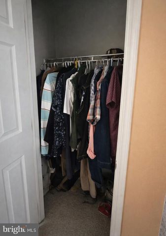 12 DURHAM DR, Columbus, NJ 08022