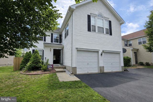 12 DURHAM DR, Columbus, NJ 08022