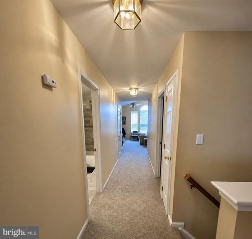 12 DURHAM DR, Columbus, NJ 08022