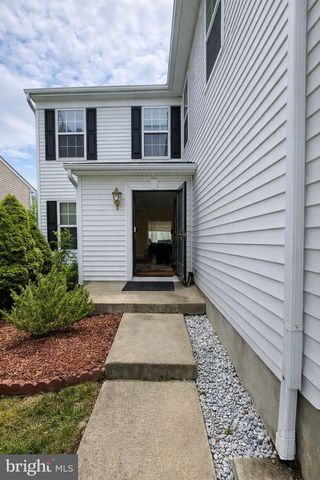 12 DURHAM DR, Columbus, NJ 08022