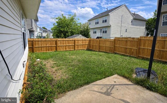 12 DURHAM DR, Columbus, NJ 08022
