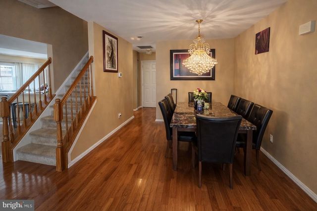 12 DURHAM DR, Columbus, NJ 08022