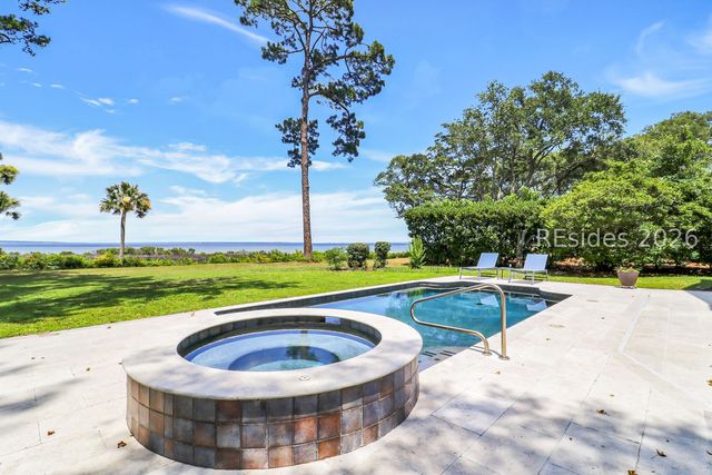 12 Pelican Watch Ct, Hilton Head Island, SC 29926