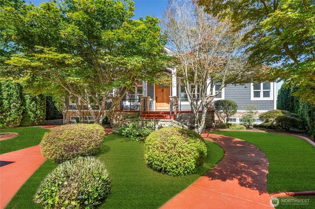 3844 Long Lake Loop SE, Olympia, WA 98503