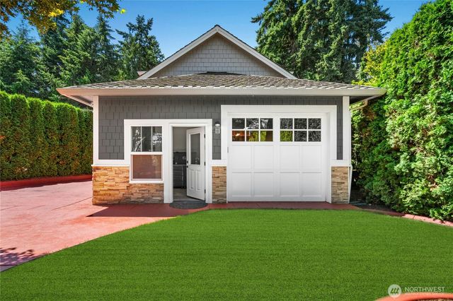 3844 Long Lake Loop SE, Olympia, WA 98503