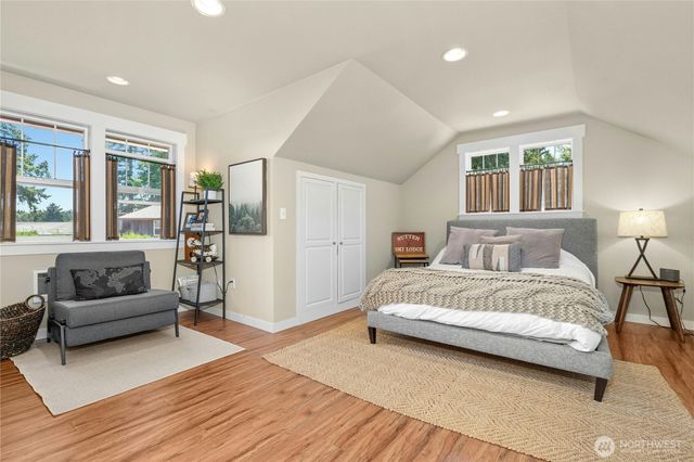 3844 Long Lake Loop SE, Olympia, WA 98503