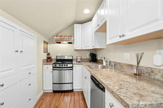 3844 Long Lake Loop SE, Olympia, WA 98503