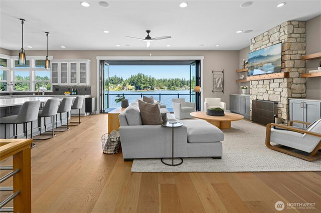3844 Long Lake Loop SE, Olympia, WA 98503