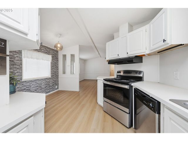 35440 Se HIGHWAY 211 12, Boring, OR 97009