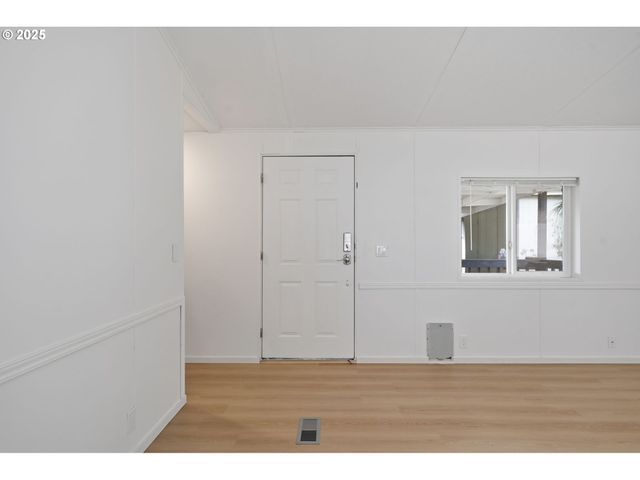 35440 Se HIGHWAY 211 12, Boring, OR 97009