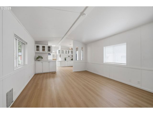 35440 Se HIGHWAY 211 12, Boring, OR 97009