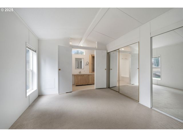 35440 Se HIGHWAY 211 12, Boring, OR 97009