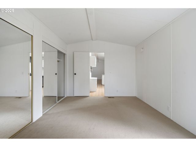 35440 Se HIGHWAY 211 12, Boring, OR 97009