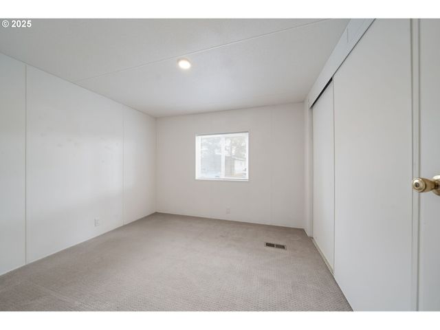 35440 Se HIGHWAY 211 12, Boring, OR 97009