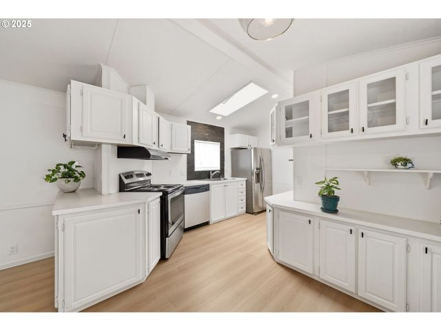 35440 Se HIGHWAY 211 12, Boring, OR 97009