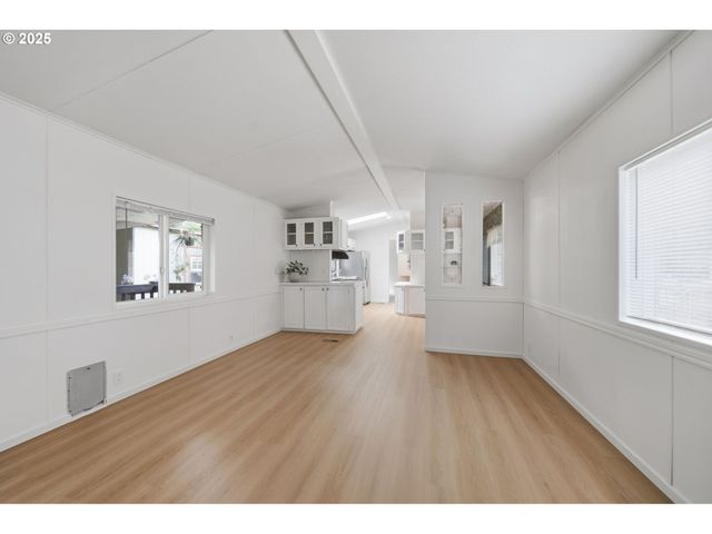 35440 Se HIGHWAY 211 12, Boring, OR 97009