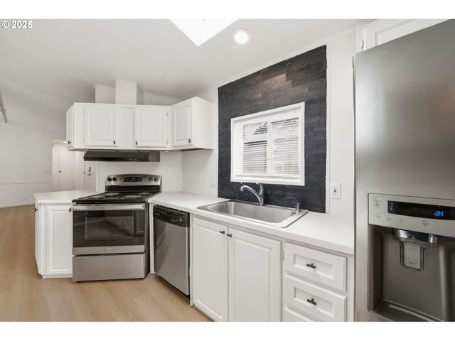 35440 Se HIGHWAY 211 12, Boring, OR 97009