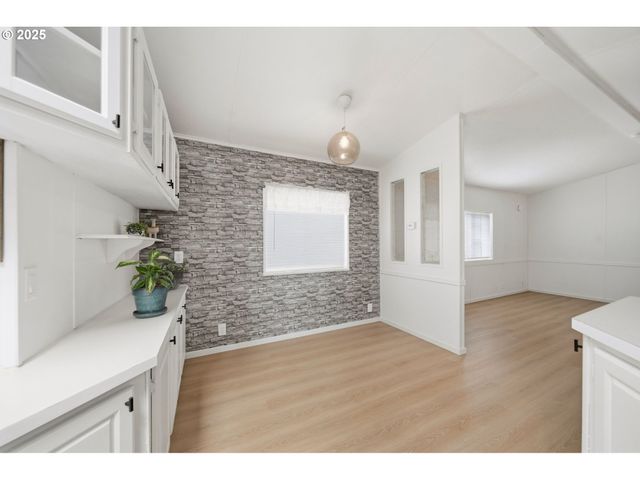 35440 Se HIGHWAY 211 12, Boring, OR 97009