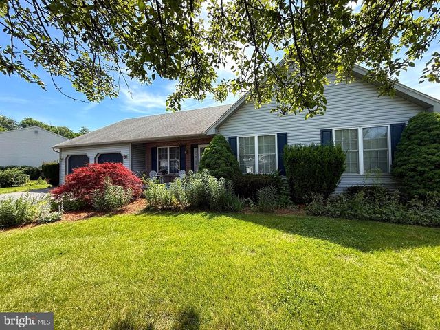 4400 PRESTWICK DR, Reading, PA 19606