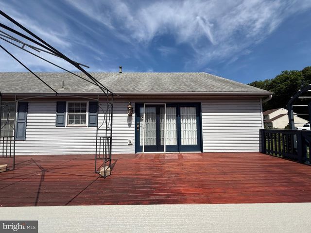 4400 PRESTWICK DR, Reading, PA 19606