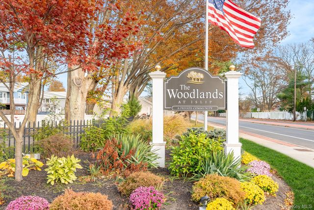 20 Toehee Place 1B, Islip, NY 11751