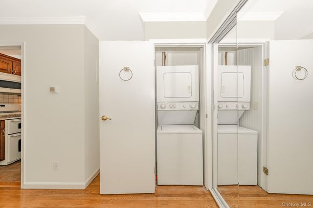 20 Toehee Place 1B, Islip, NY 11751