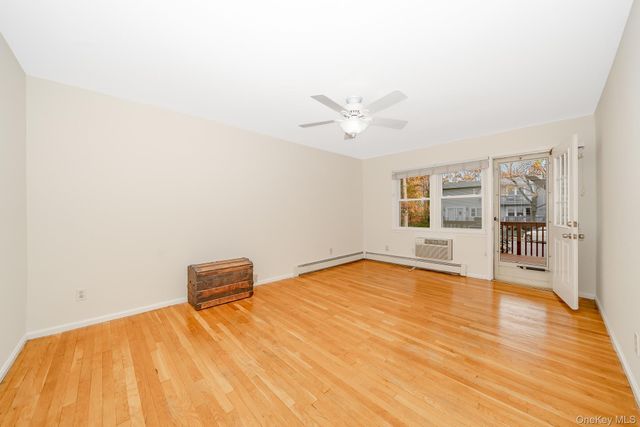 20 Toehee Place 1B, Islip, NY 11751