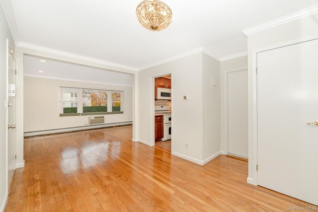 20 Toehee Place 1B, Islip, NY 11751