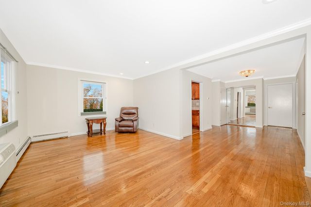 20 Toehee Place 1B, Islip, NY 11751