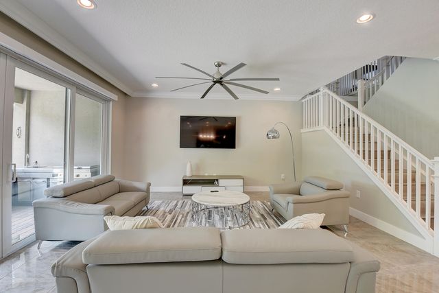 9748 Celtic Sea Lane, Delray Beach, FL 33446