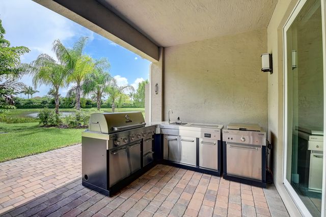 9748 Celtic Sea Lane, Delray Beach, FL 33446