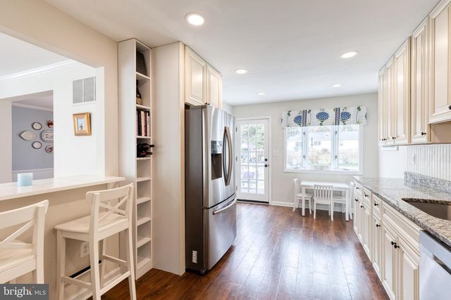 8206 BURNLEY RD, Towson, MD 21204