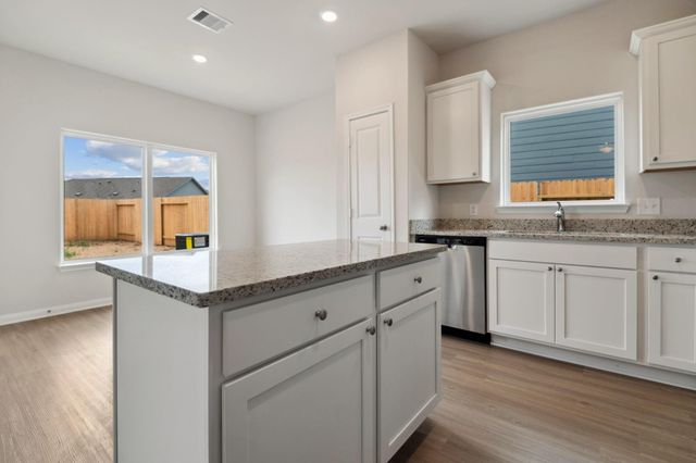 332 Kingston Way, Waller, TX 77484