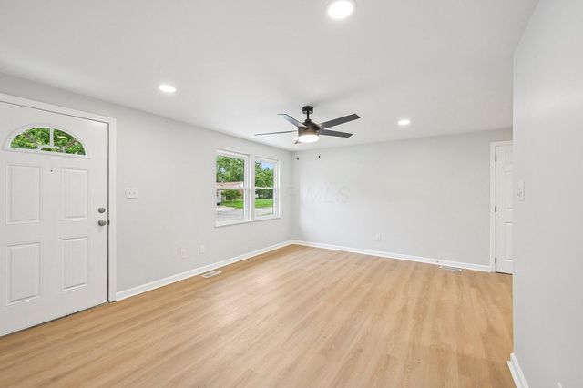 16 Deerfield Place, Delaware, OH 43015