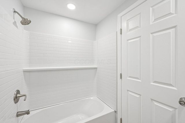 16 Deerfield Place, Delaware, OH 43015