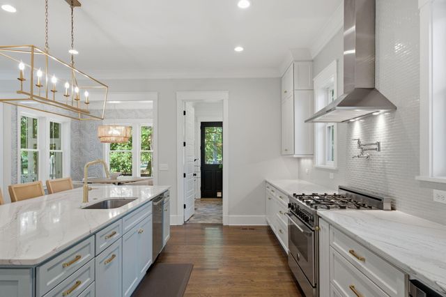 1505 Lindsey Creek Drive, Mount Pleasant, SC 29466