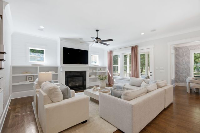 1505 Lindsey Creek Drive, Mount Pleasant, SC 29466