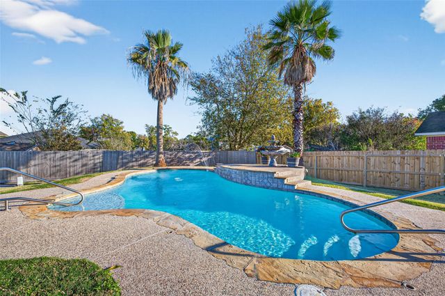 805 Lake View Drive, Montgomery, TX 77356