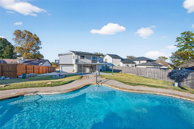 805 Lake View Drive, Montgomery, TX 77356