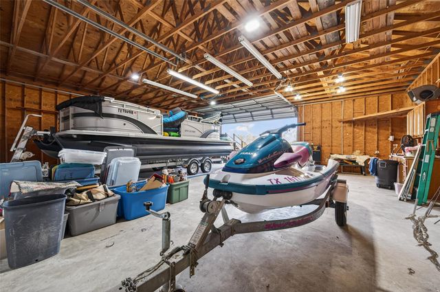 805 Lake View Drive, Montgomery, TX 77356