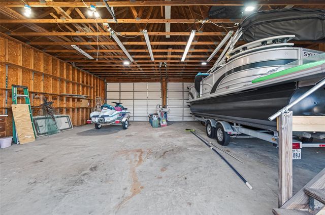 805 Lake View Drive, Montgomery, TX 77356