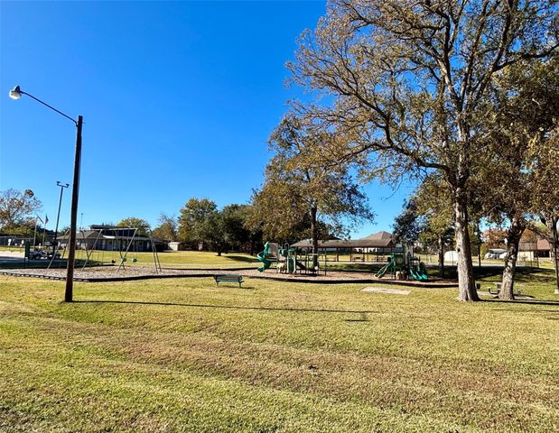 805 Lake View Drive, Montgomery, TX 77356