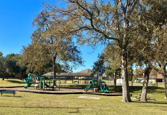 805 Lake View Drive, Montgomery, TX 77356